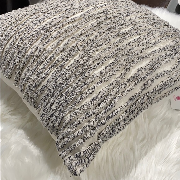 - Whim by Martha Stewart Collection 100% pil… - Picture 5 of 7